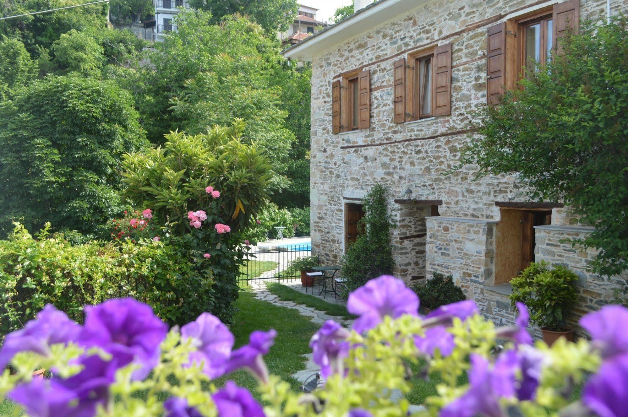 Triantafillies Guesthouse ปอร์เตเรีย ภายนอก รูปภาพ