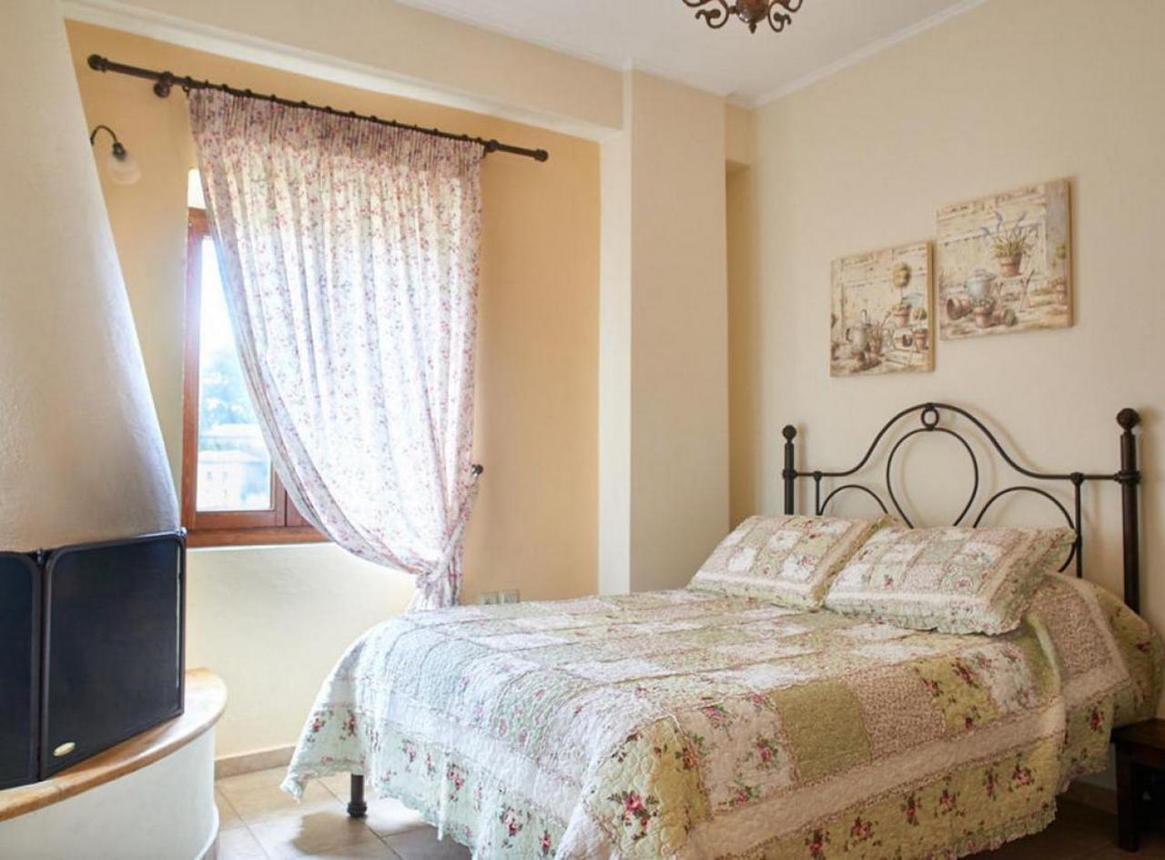Triantafillies Guesthouse ปอร์เตเรีย ภายนอก รูปภาพ