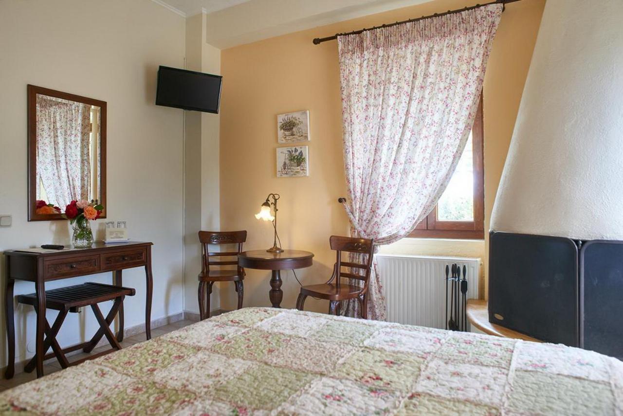 Triantafillies Guesthouse ปอร์เตเรีย ภายนอก รูปภาพ