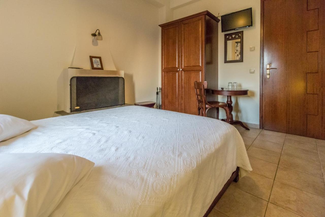 Triantafillies Guesthouse ปอร์เตเรีย ภายนอก รูปภาพ