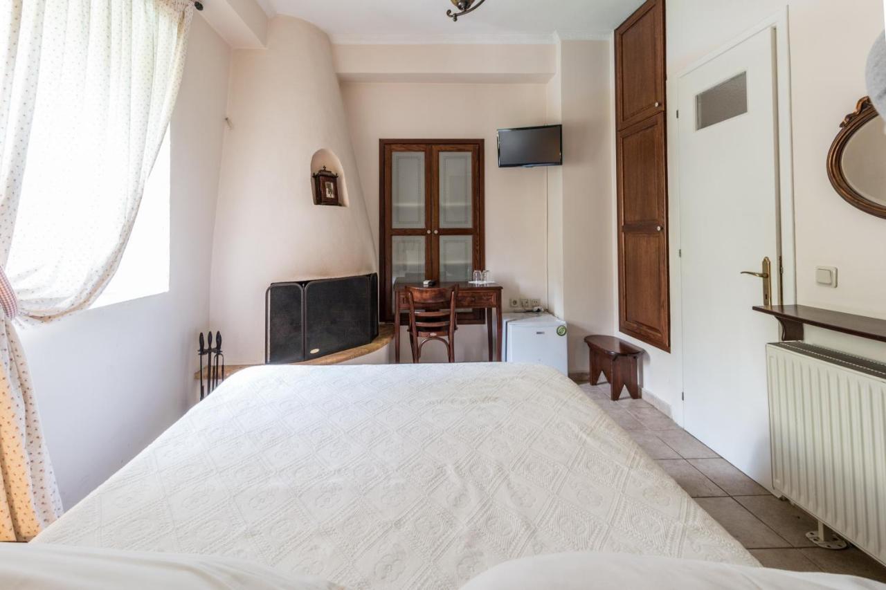 Triantafillies Guesthouse ปอร์เตเรีย ภายนอก รูปภาพ