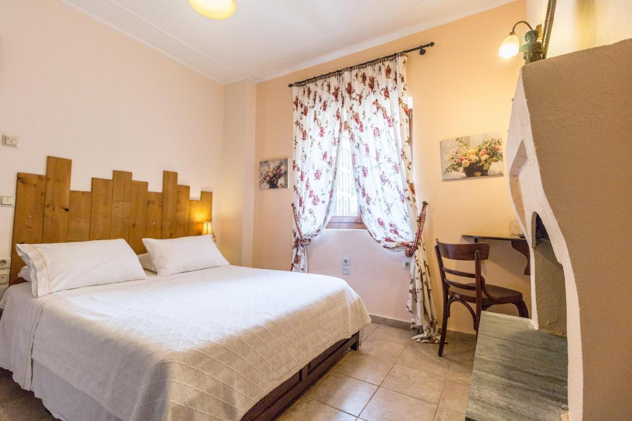 Triantafillies Guesthouse ปอร์เตเรีย ภายนอก รูปภาพ