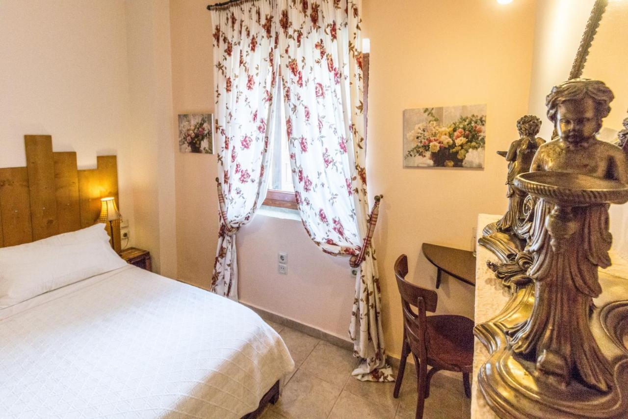 Triantafillies Guesthouse ปอร์เตเรีย ภายนอก รูปภาพ